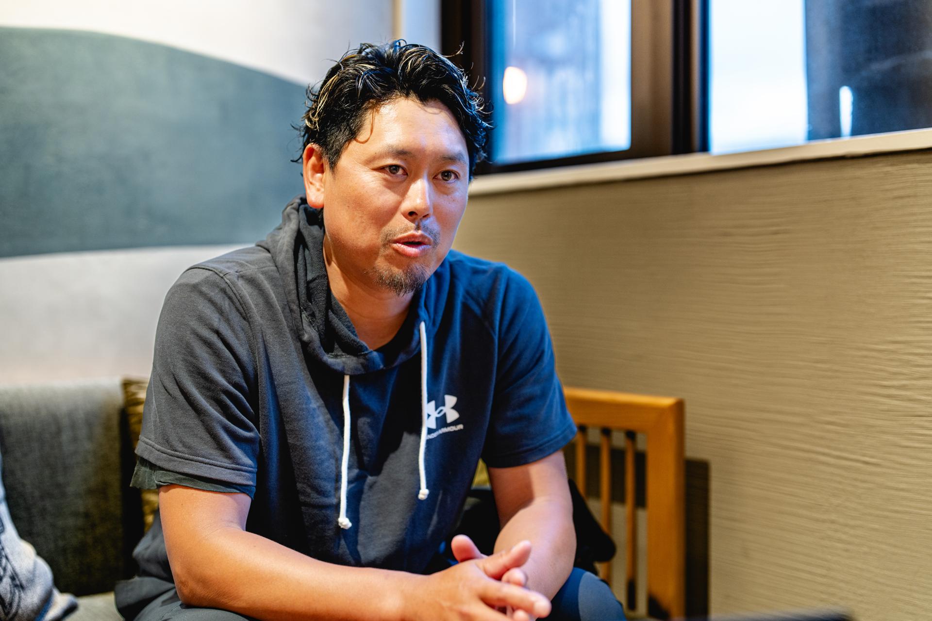Takahashi is a canoe guide and chef at "Grace Field," and runs a restaurant that uses local ingredients.